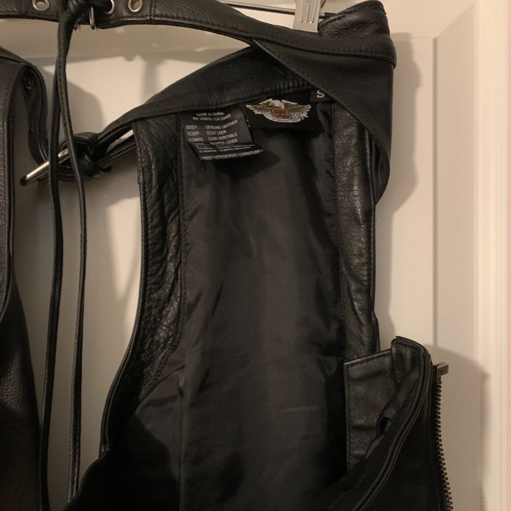 Harley Davidson Womens Black Leather Lined Chaps Pockets Adjustable Waist Small - Picture 9 of 12
